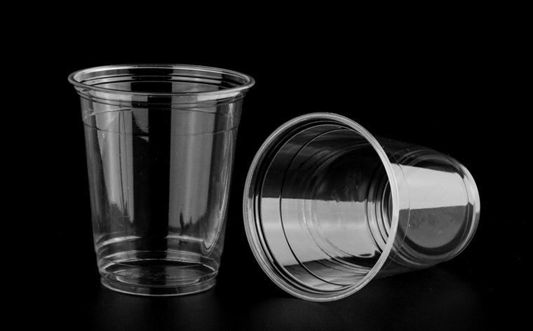 Compostable transparent cups — crystal-clear, rigid cups for cold beverages, smoothies, cocktails, and iced coffee, available in multiple sizes.